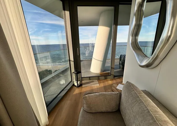 Wave Resort - Top Floor Penthouse - Sea View Apartman *